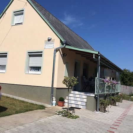 Kamilla Apartman Fonyod Bagian luar foto